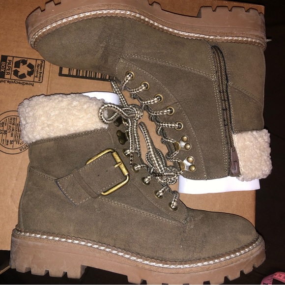 Universal Thread Lace Up Boots - Picture 6 of 15